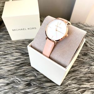 NWT authentic MK leather blush rosegold watch